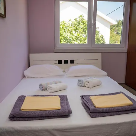 펜션 Vikendica Leina *