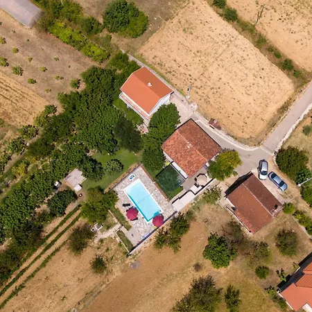 Vikendica Leina * Stolac
