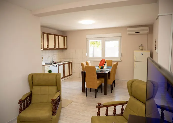 Vikendica Leina Stolac